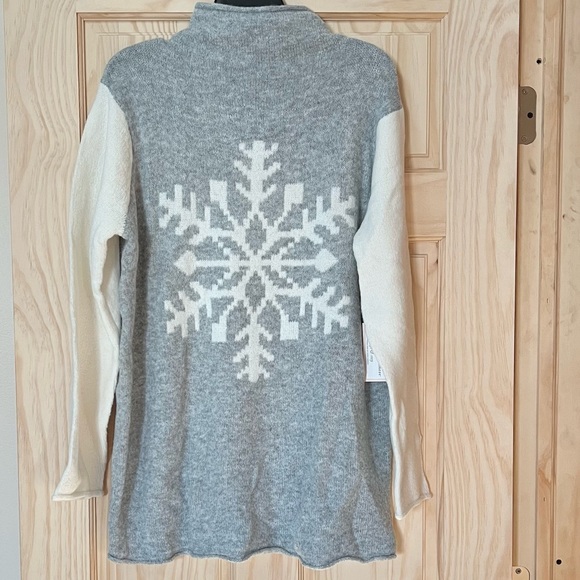 Snowflake Sweater - Picture 4 of 9